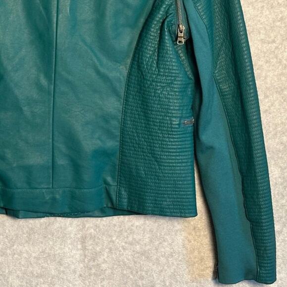 Kate & Mallory Sz M Green Faux Leather Moto Jacket Zip-Off Sleeve biker gorpcore - Picture 12 of 13